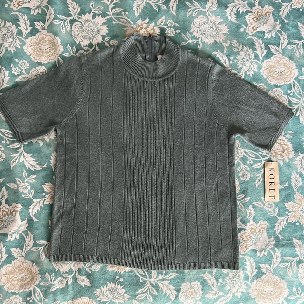 Koret Short Sleeve Sweater NWT